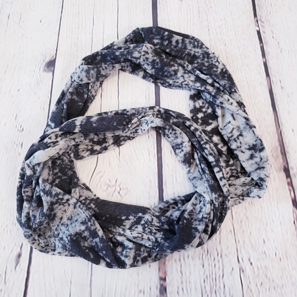 Infinity Scarf - Picture 3 of 6